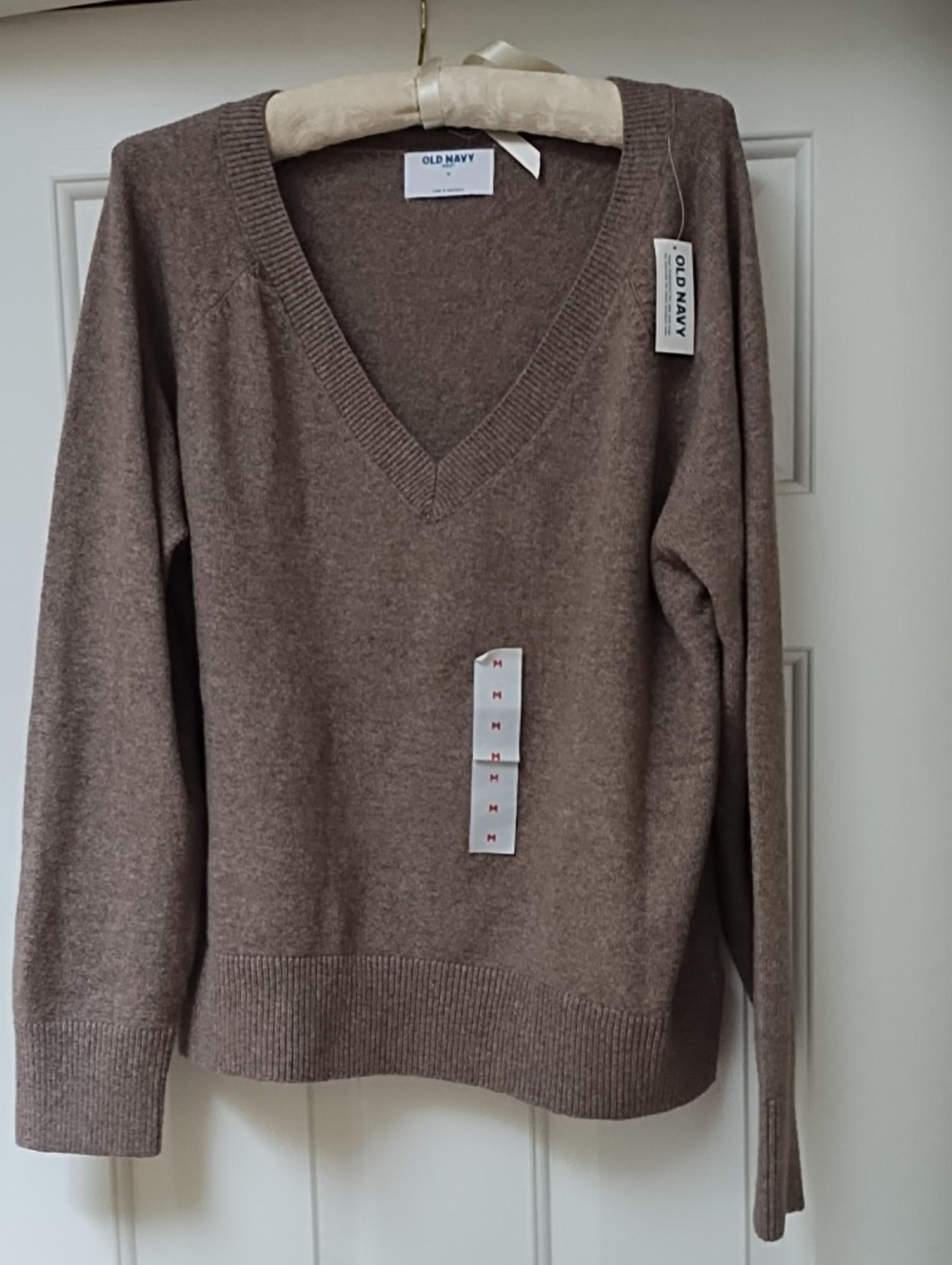 Old Navy Sosoft V Neck Sweater NWT!